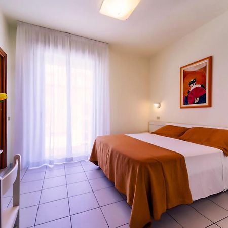 Hotel Astra Riccione Exterior foto