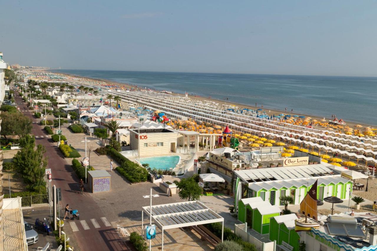 Hotel Astra Riccione Exterior foto