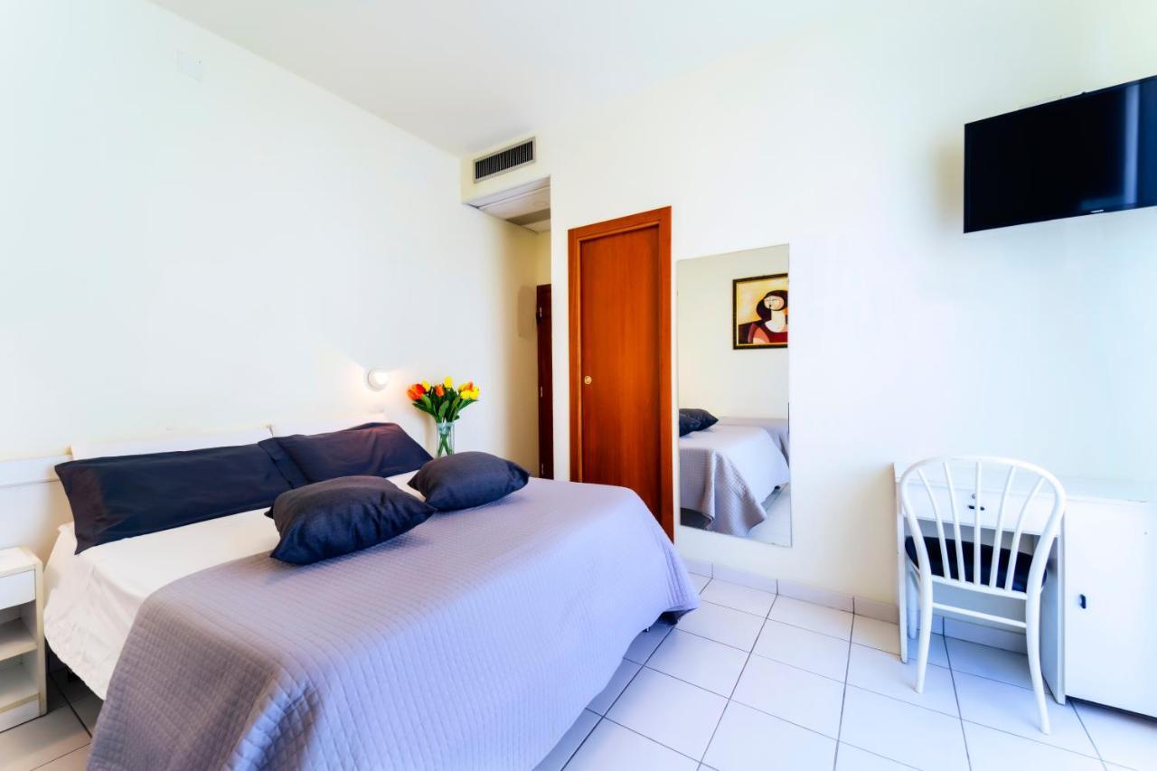 Hotel Astra Riccione Exterior foto
