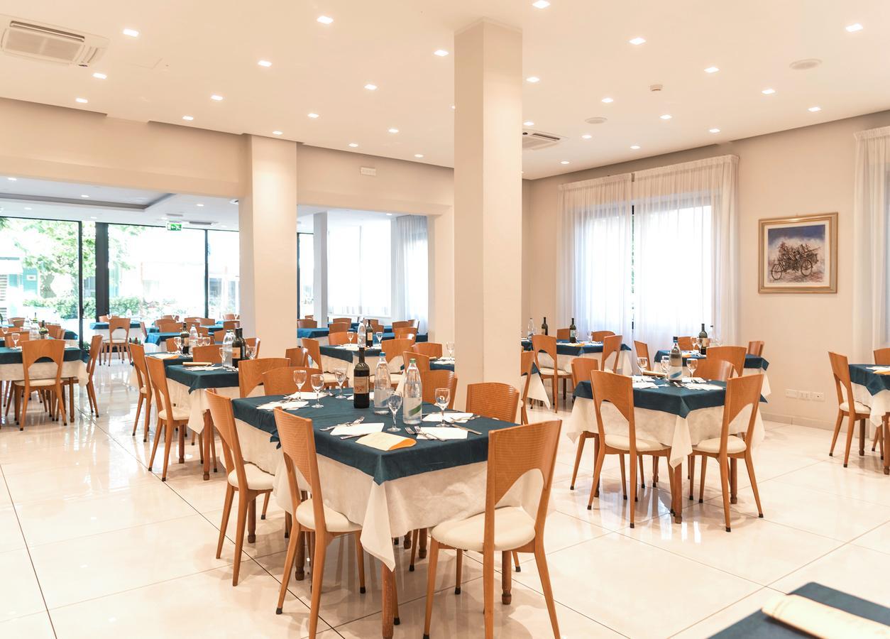 Hotel Astra Riccione Exterior foto