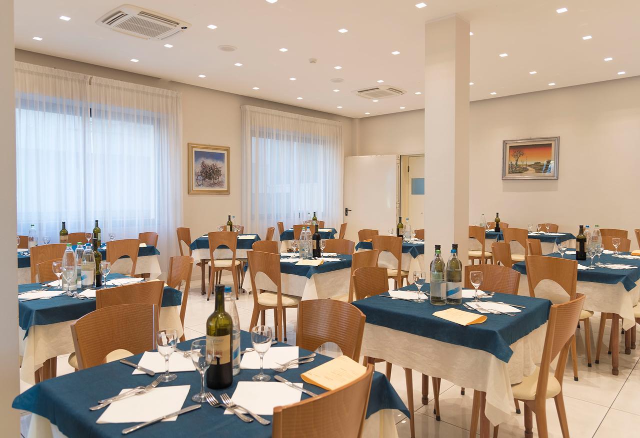 Hotel Astra Riccione Exterior foto